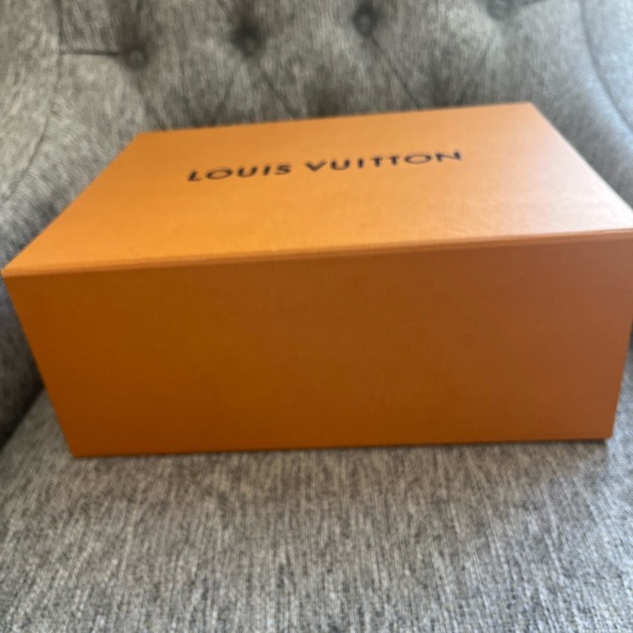 Louis Vuitton Signature Orange Box - Picture 2 of 6